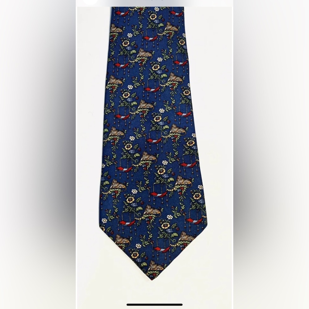 Salvatore Ferragamo Rare 100% Silk Blue Tiger Flora Pattern Men's Neck T…